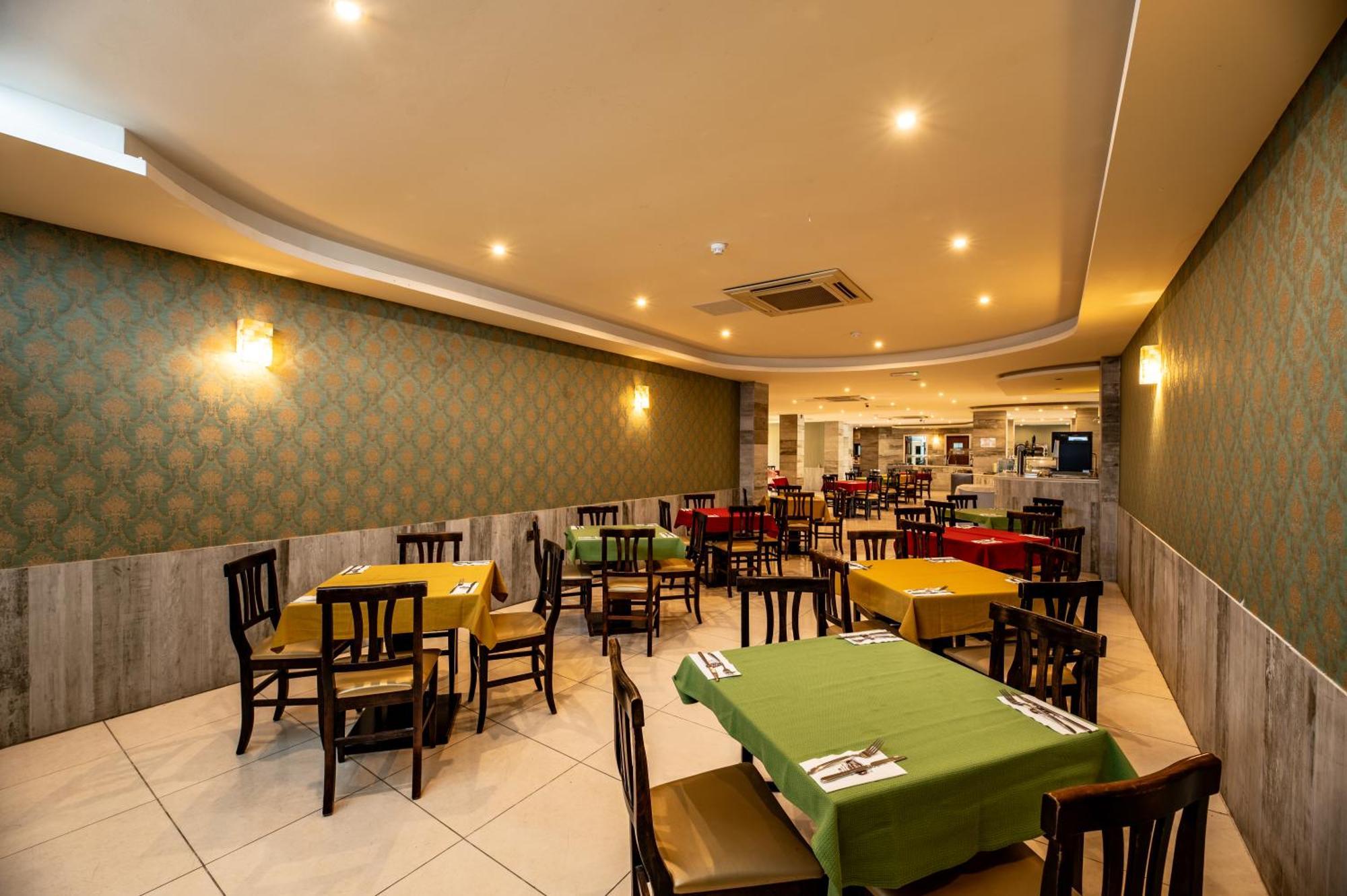 Euroclub Hotel เซนต์พอลส์เบย์ ภายนอก รูปภาพ
