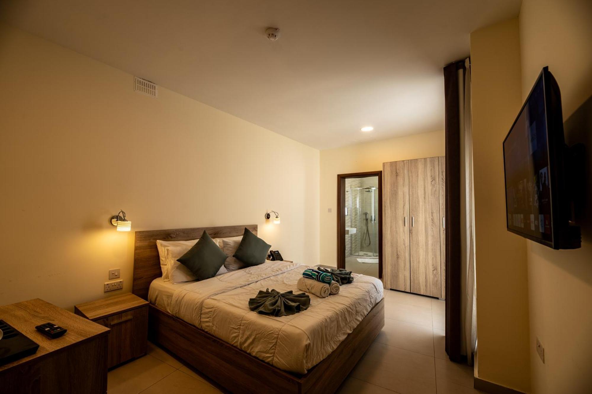 Euroclub Hotel เซนต์พอลส์เบย์ ภายนอก รูปภาพ