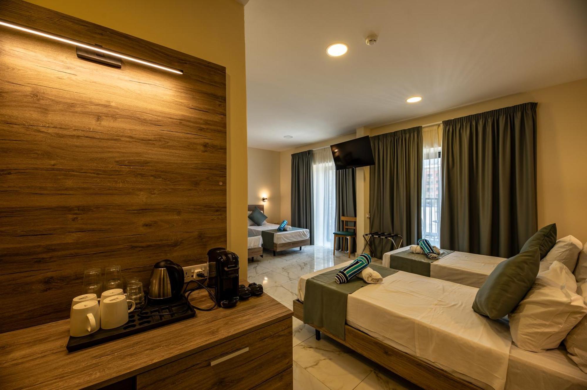 Euroclub Hotel เซนต์พอลส์เบย์ ภายนอก รูปภาพ