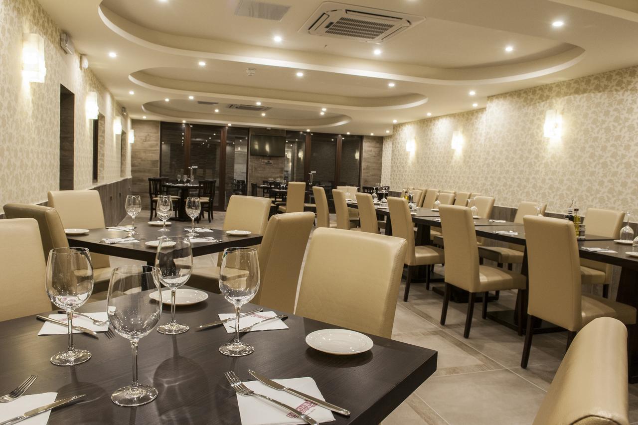 Euroclub Hotel เซนต์พอลส์เบย์ ภายนอก รูปภาพ